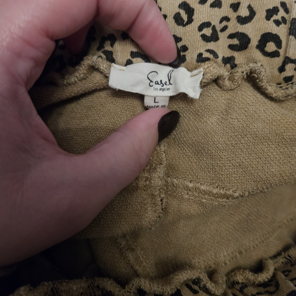 Easel Animal Print Wide-Leg Pants - Picture 3 of 3